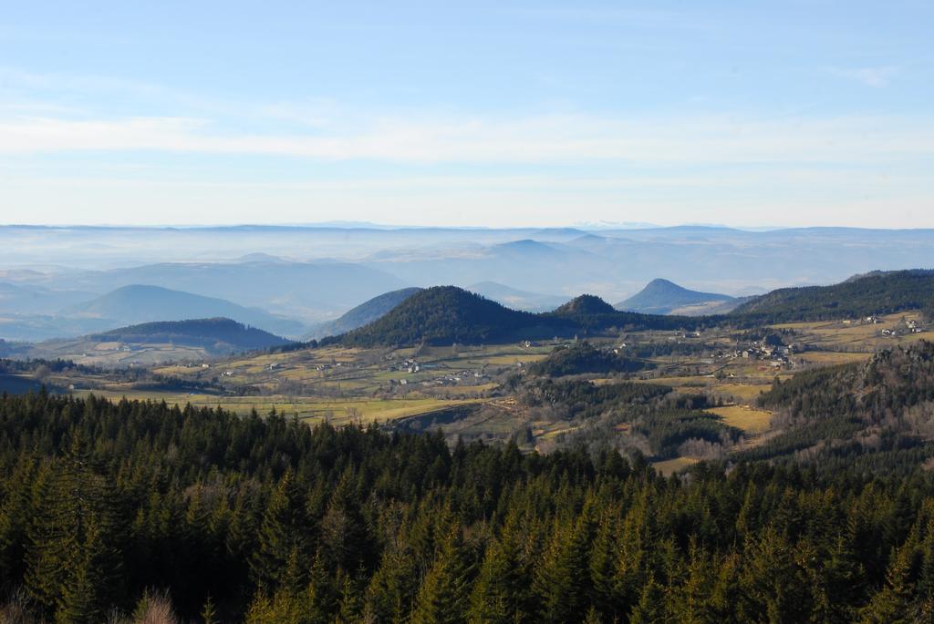 Chambre D'Hotes Aux Pays Des Sucs Saint-Hostien Kültér fotó